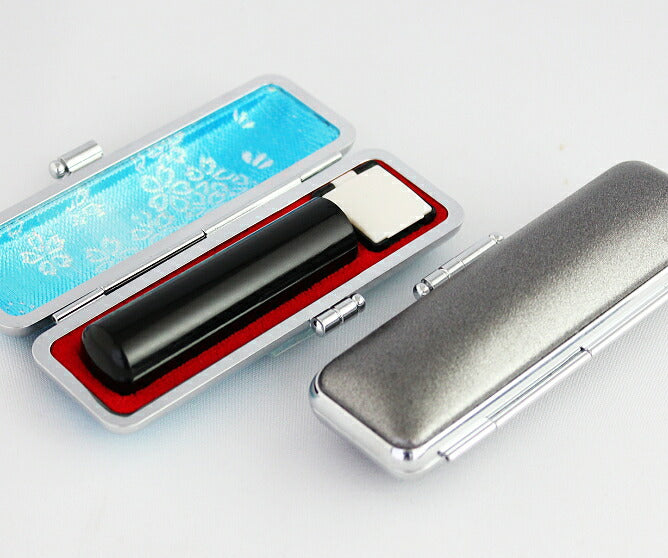 黒水牛 メタリック印鑑ケース（チタンシルバー）付 【16.5mm】